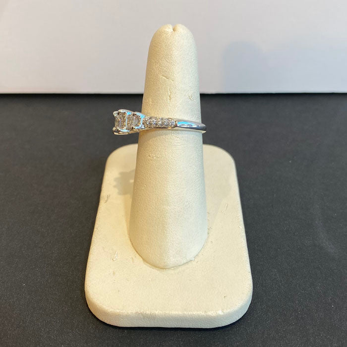 14k white gold and princess cut diamond ring