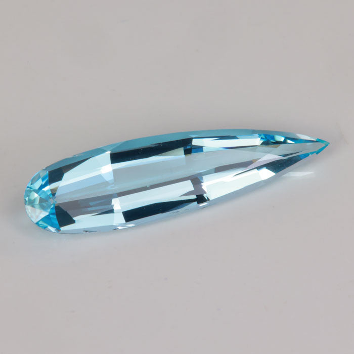 pear shape blue aquamarine gemstone