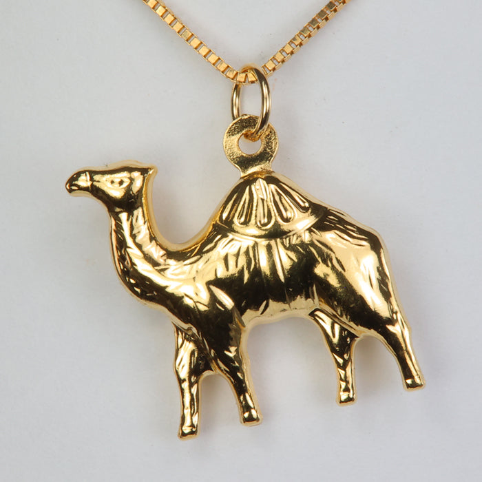 yellow gold estate camel pendant charm
