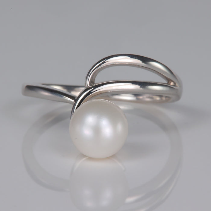 sterling silver and pearl ring