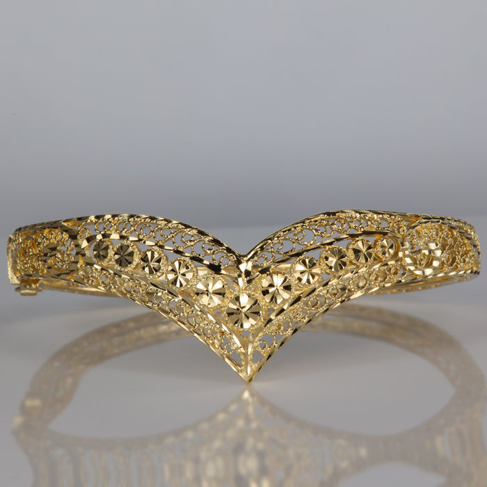 Yellow gold diamond cut design estate bangle bracelet