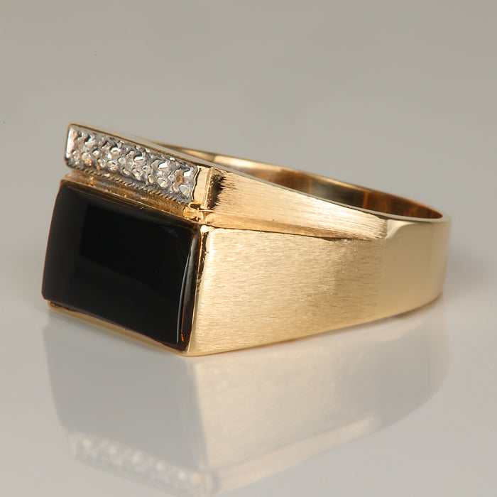 yellow gold onyx ring with diamonds