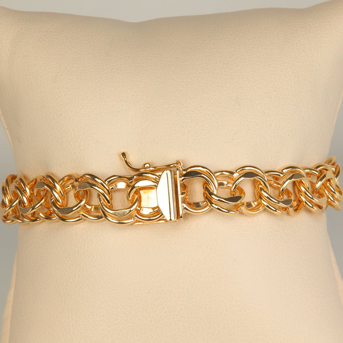 clasp side of yellow gold linked bracelet