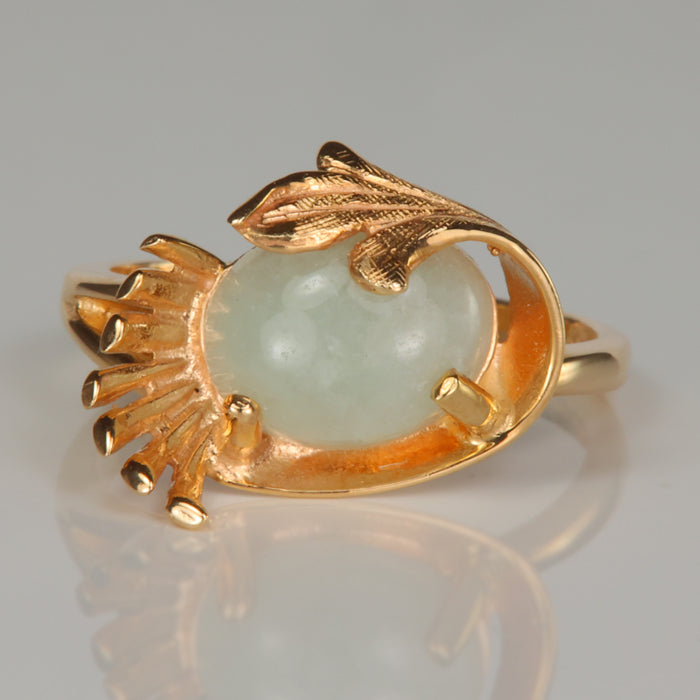 yellow gold light green oval cabochon jade ring