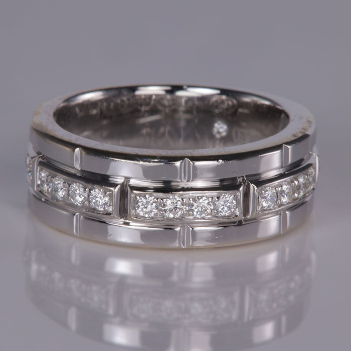 white gold leo diamond ring