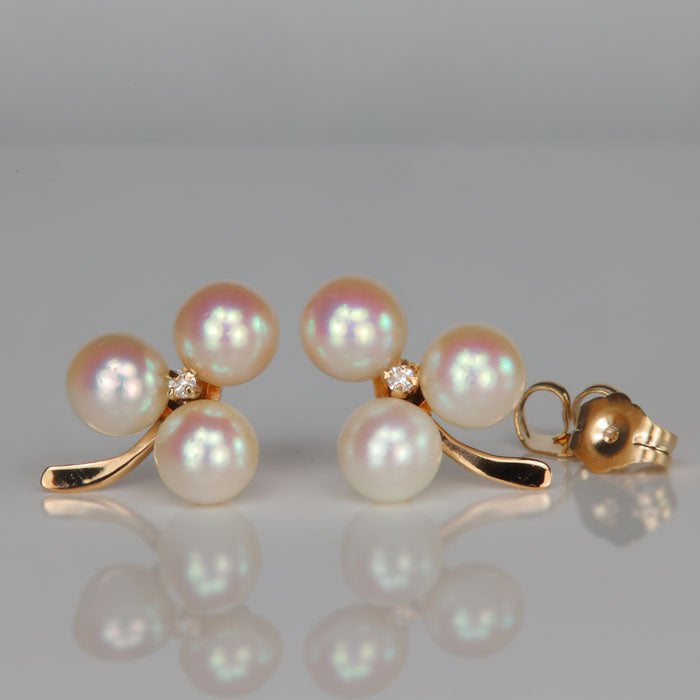 yellow gold pearl and diamond screwback stud earrings