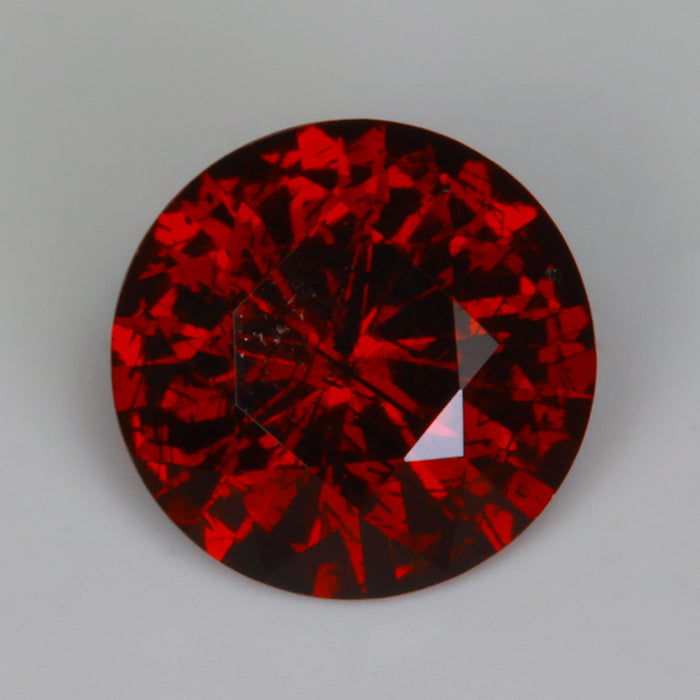 red color round brilliant cut pyrope garnet gemstone from arizona