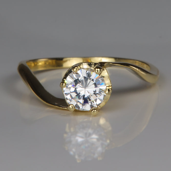 estate ring in yellow gold with round brilliant cubic zirconia
