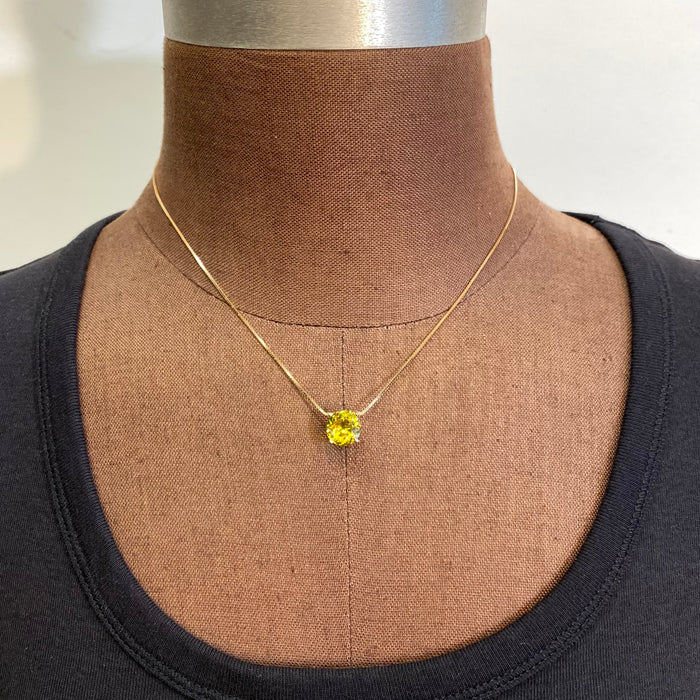size of sphene necklace