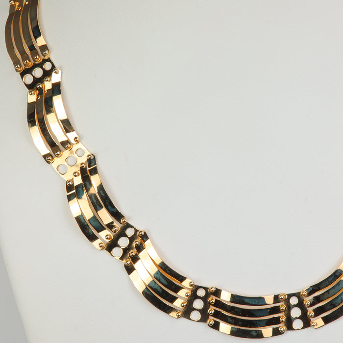 links on wavy gold estate necklace