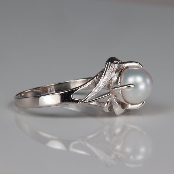 estate freshwater pearl ring in white gold