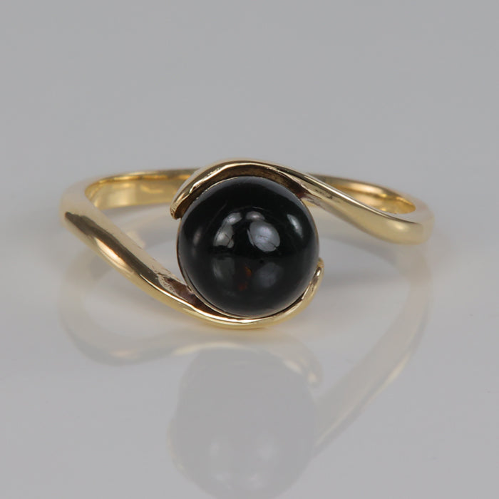 yellow gold estate ring with black bead accent