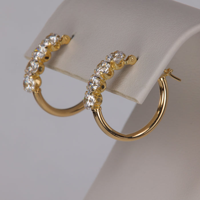 Estate earrings in yellow gold with cubic zirconia