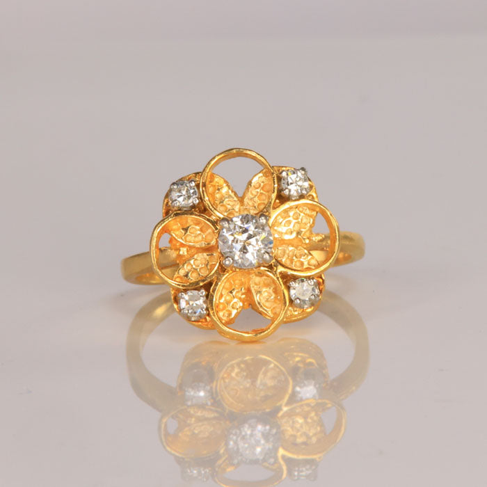 yellow gold estate ring with diamonds flower shape