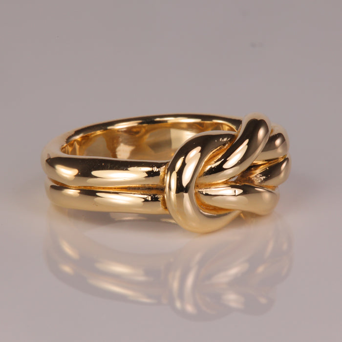 estate gold ring with knot