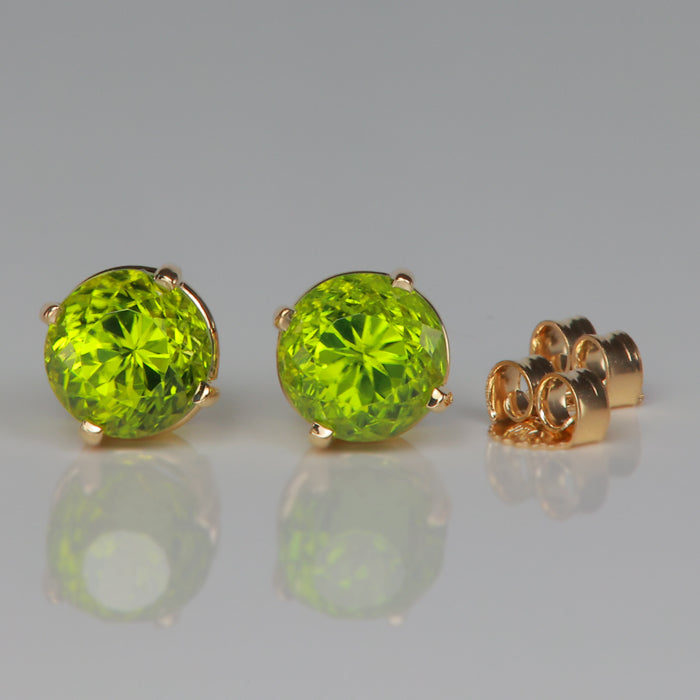yellow gold portuguese cut green peridot gemstones