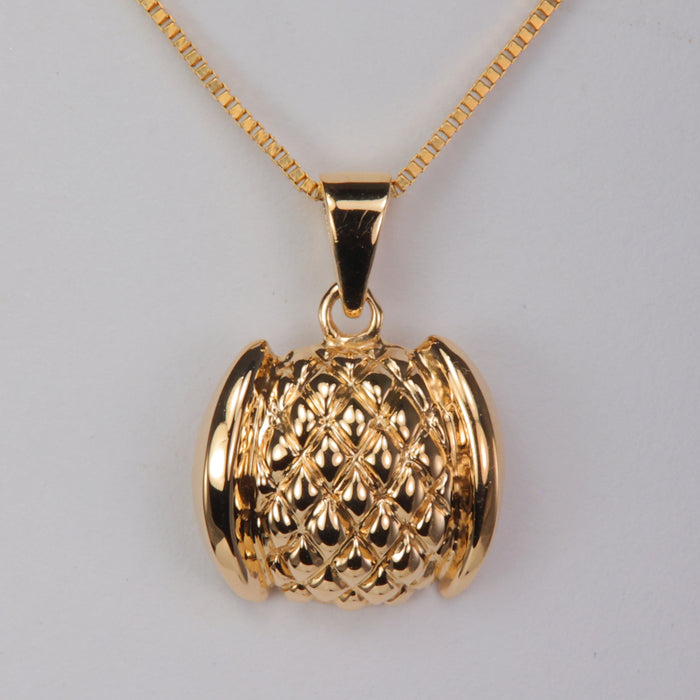 quilted texture dome shaped estate gold pendant