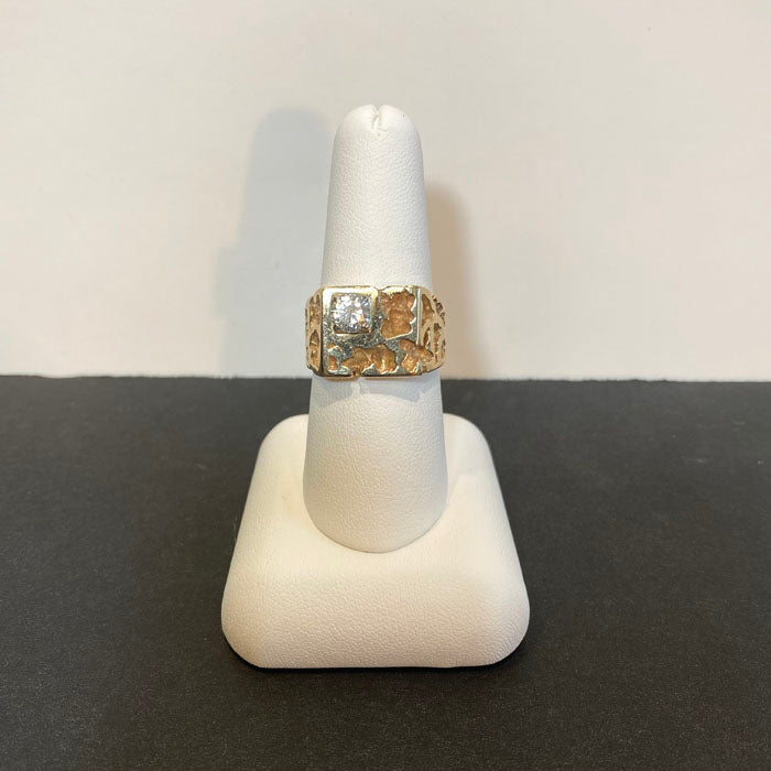 gentleman's ring yellow gold and diamond