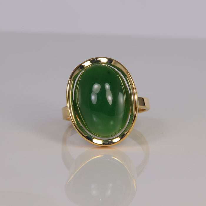 yellow gold estate ring with nephrite jade