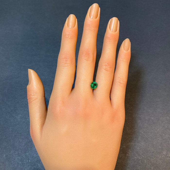 tsavorite garnet oval cut gemstone