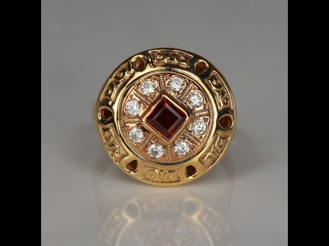 14K Yellow Gold Garnet Medallion Ring