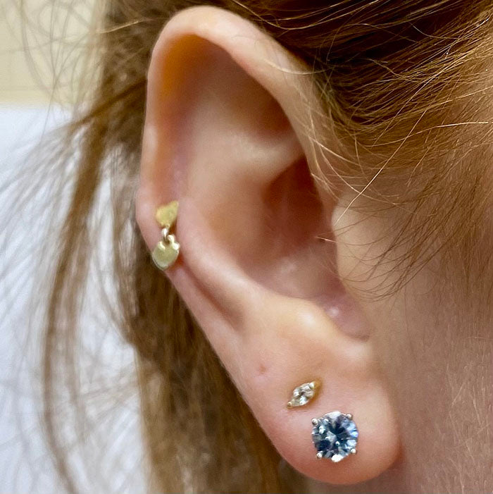 sapphire studs white gold pierced earrings