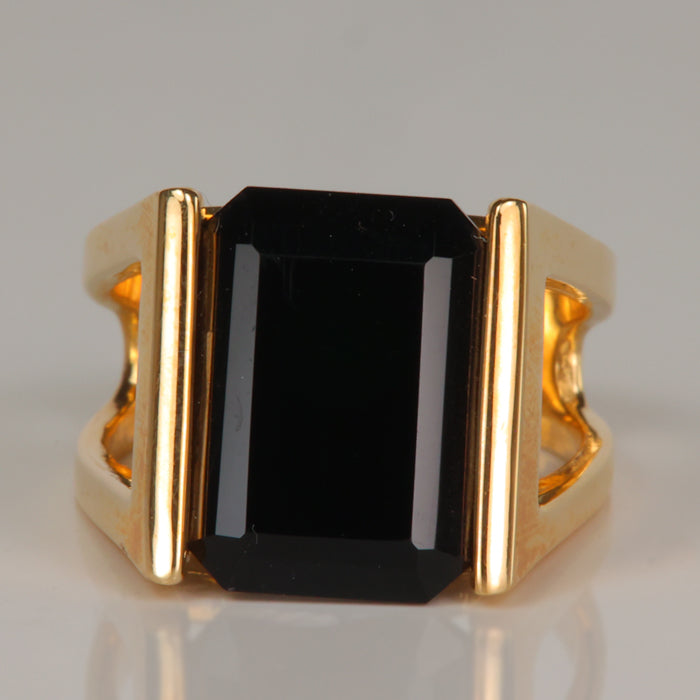 black onyx ring in yellow gold