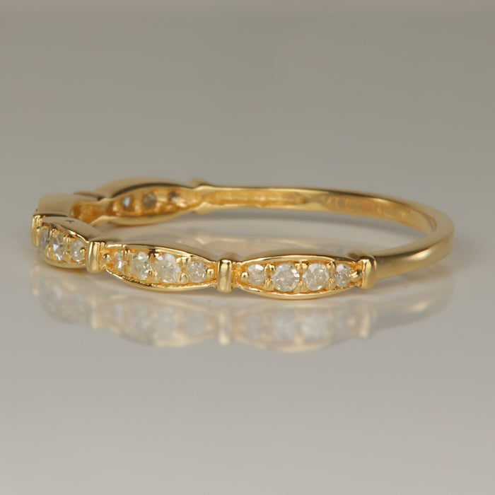 yellow gold ellipse diamond ring