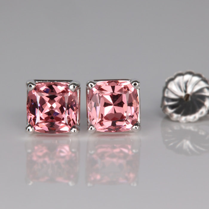 Mahenge malaya Garnet Stud Earrings