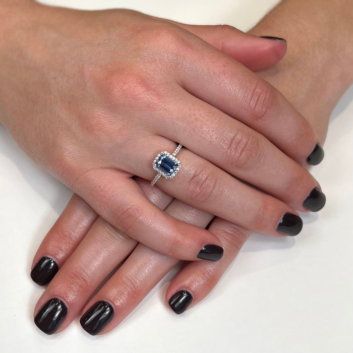 14K White Gold Tanzanite and Diamond Ring 1.80 Carats