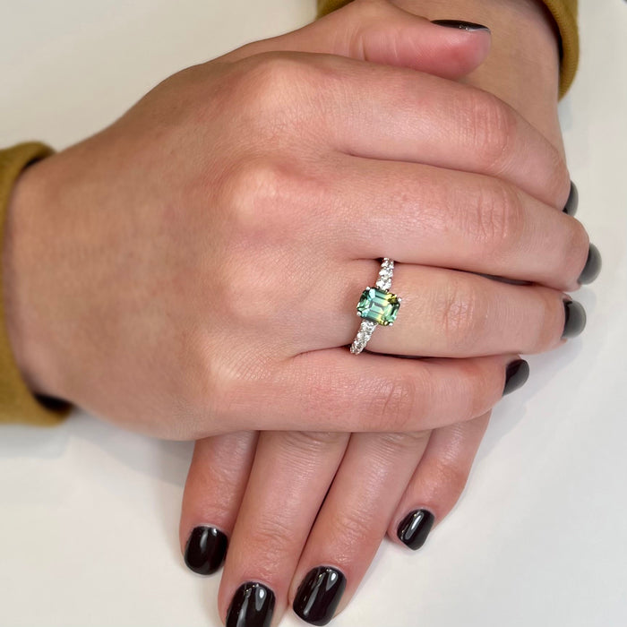 14k White Gold Bi-Color Green/Yellow Sapphire Ring 2.56 Carats