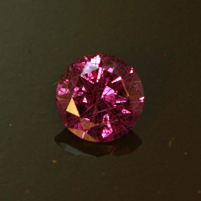 Red to Blue Green Round Cut Alexandrite-Like Garnet Gemstone 1.55 Carats