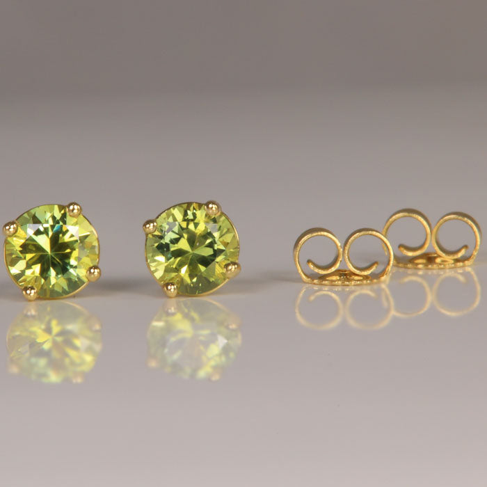 green montana sapphire stud earrings yellow gold