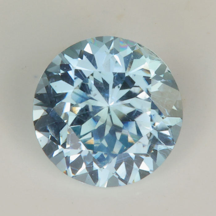 blue round brilliant sapphire gemstone