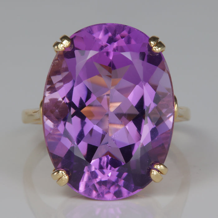 yellow gold amethyst gemstone cocktail ring 