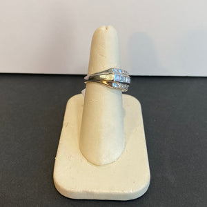 14k white gold diamond baguette ring