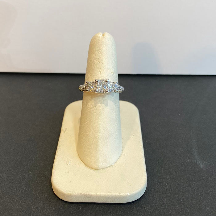 14k white gold and princess cut diamond ring