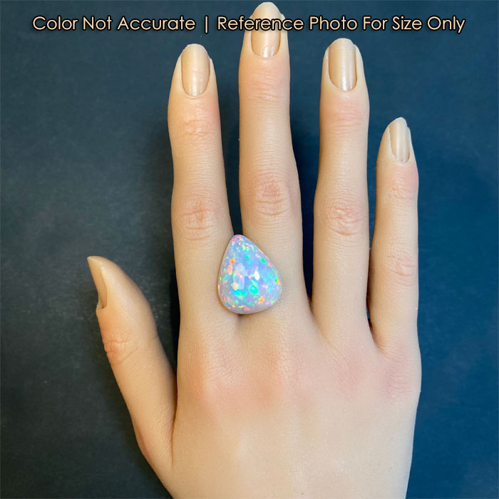 size reference of opal gem on hand
