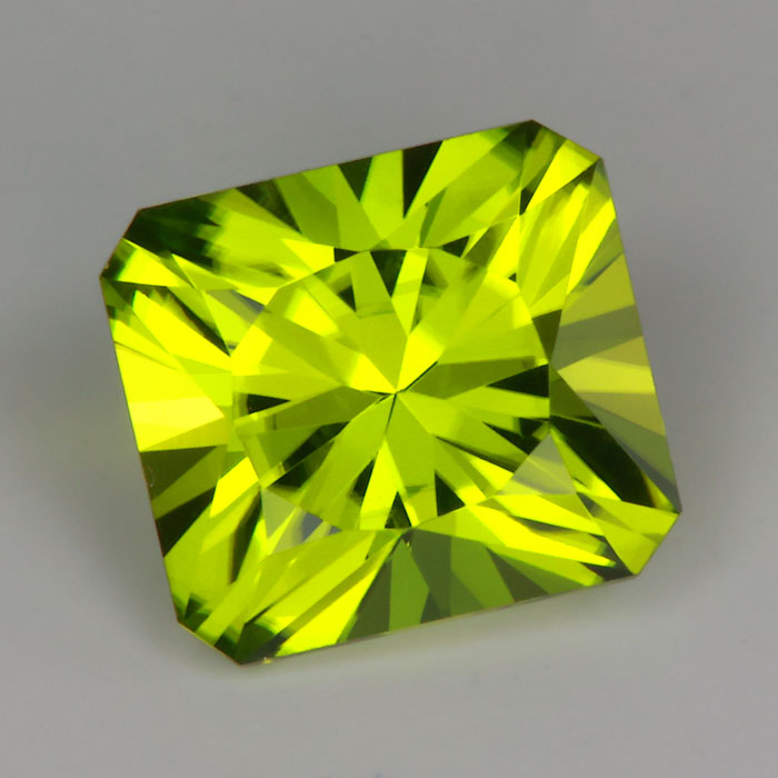 emerald brilliant cut peridot green natural gemstone