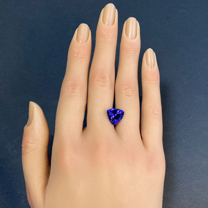 trilliant violet blue tanzanite gem
