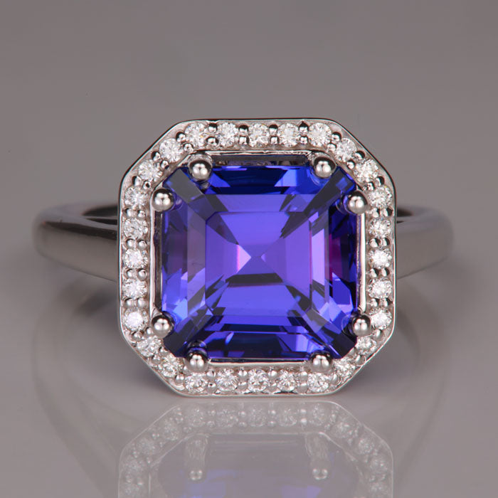 Tanzanite and diamond ring in white gold