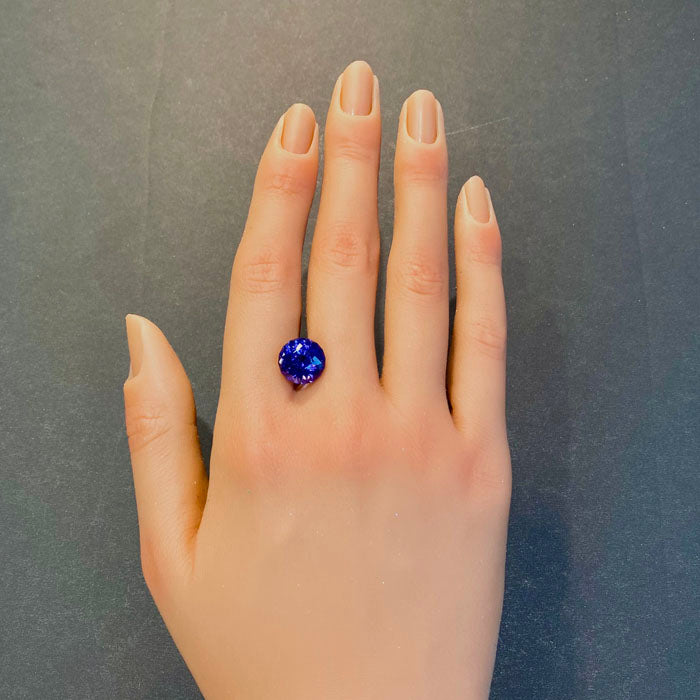 round brilliant tanzanite gem