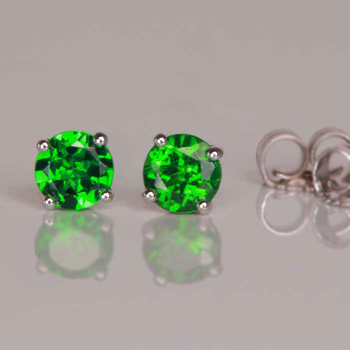 green garnet tsavorite garnet earrings round