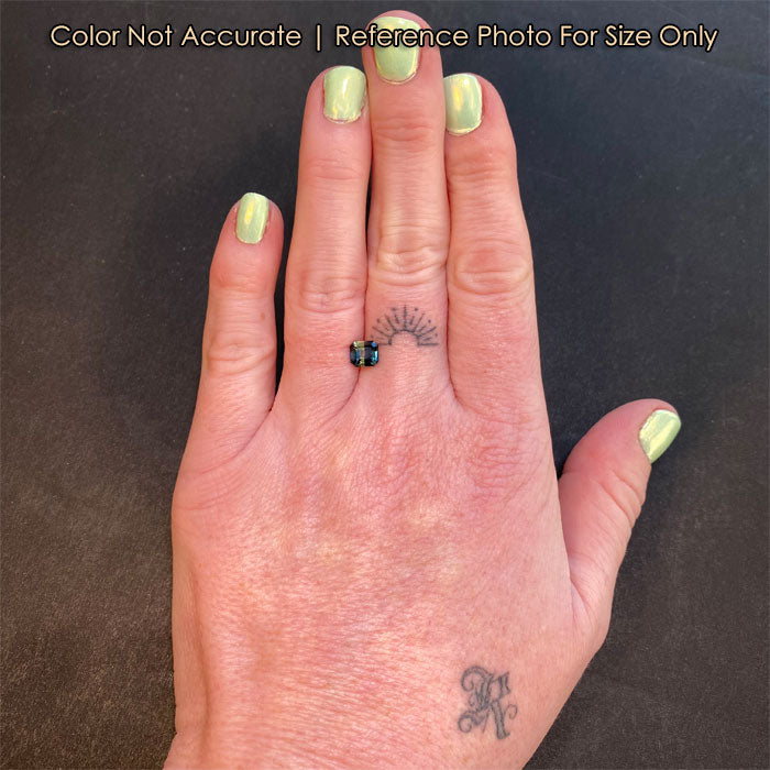 size of bicolor sapphire on hand