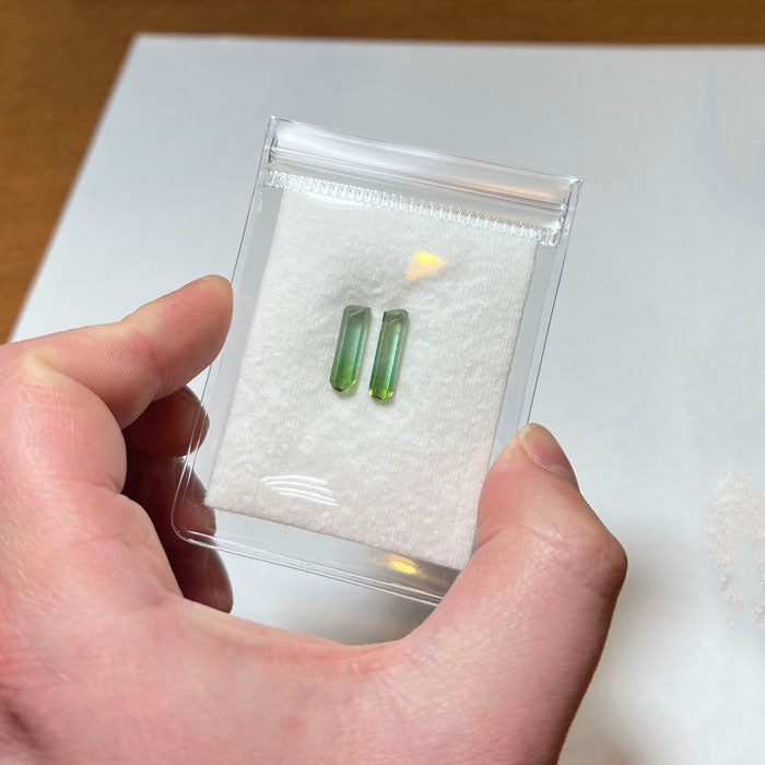 size of crystal pair