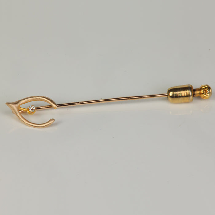 yellow gold state pin with wishbone and diamond