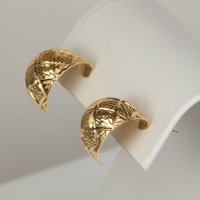 yellow gold earrings with diamond cut quilt pattern