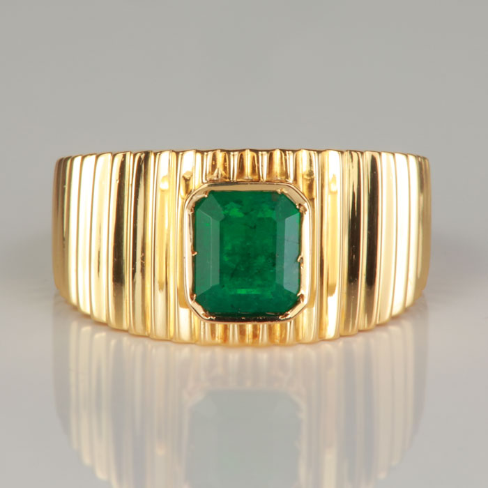 yellow gold emerald estate ring 