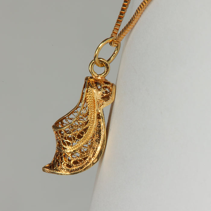 yellow gold filigree style Dutch clog pendant charm