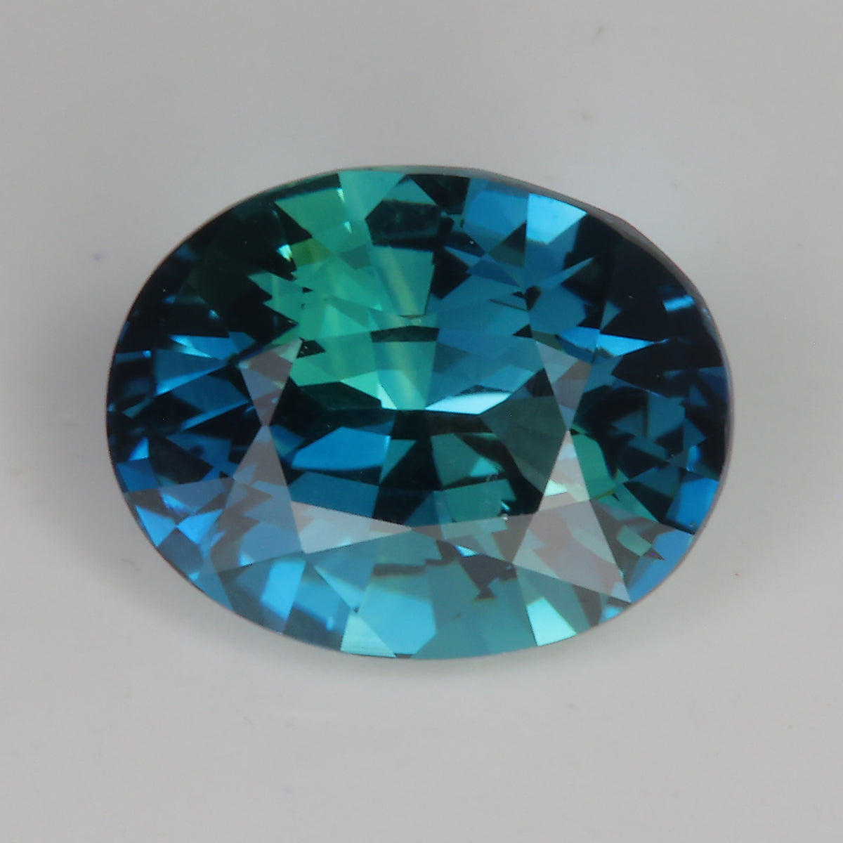 green blue oval cut sapphire gemstone 